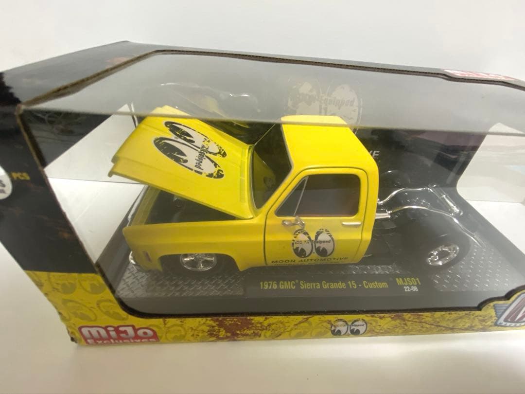 新品　ムーンアイズ　アメ車　1/24 ミニカー GMC シエラ　グランデ　C10