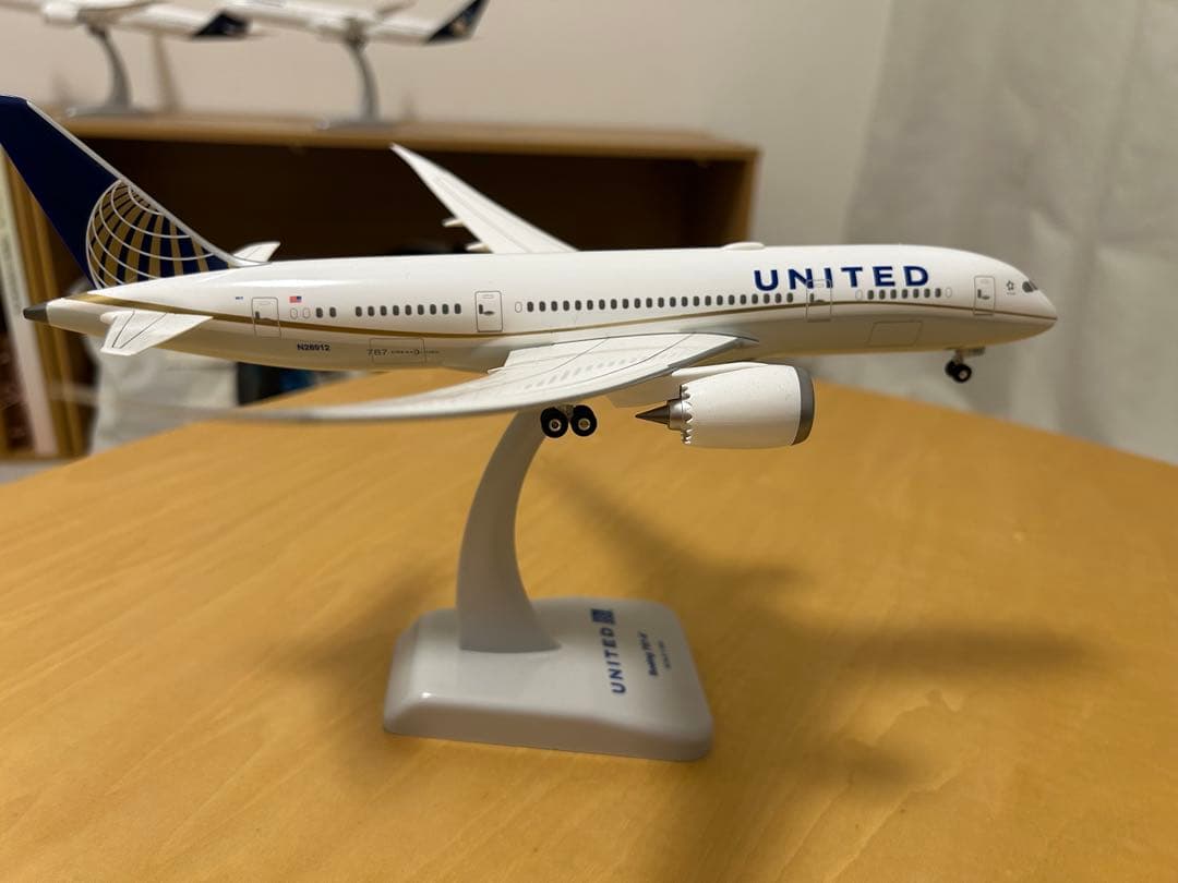ユナイテッド航空BOEING787-8 モデルプレーン 1/200 箱無し
