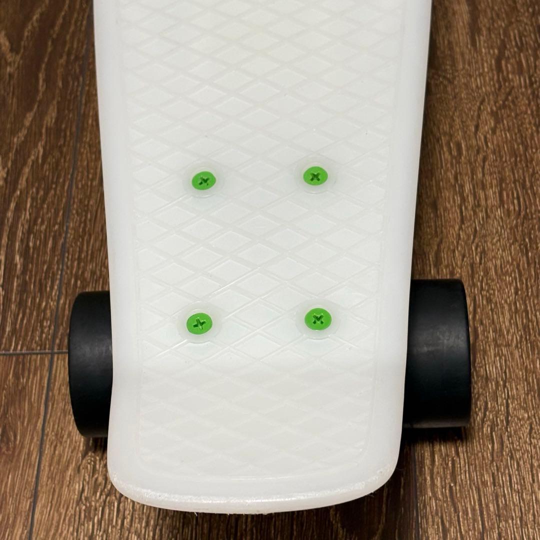 Penny ホワイト蓄光モデル 22インチ スケートボード ペニー