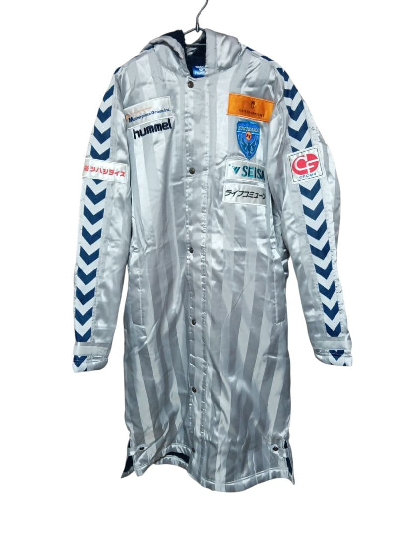横浜FC hummel シルバー ストライプ ベンチコート 古着