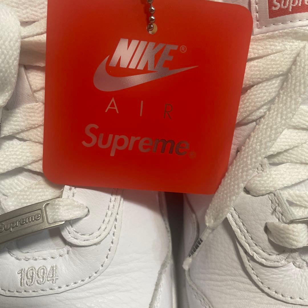 Supreme × Nike Air Max 1