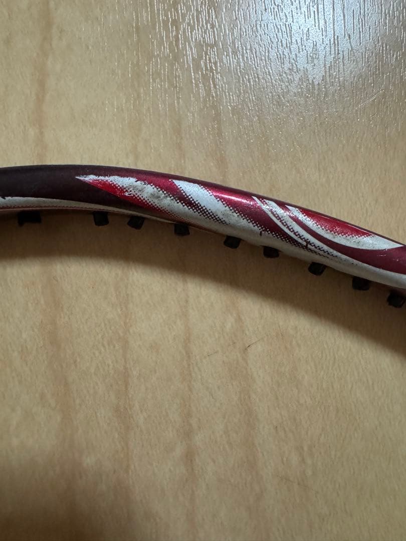 バドミントンラケット 100zzクレナイ