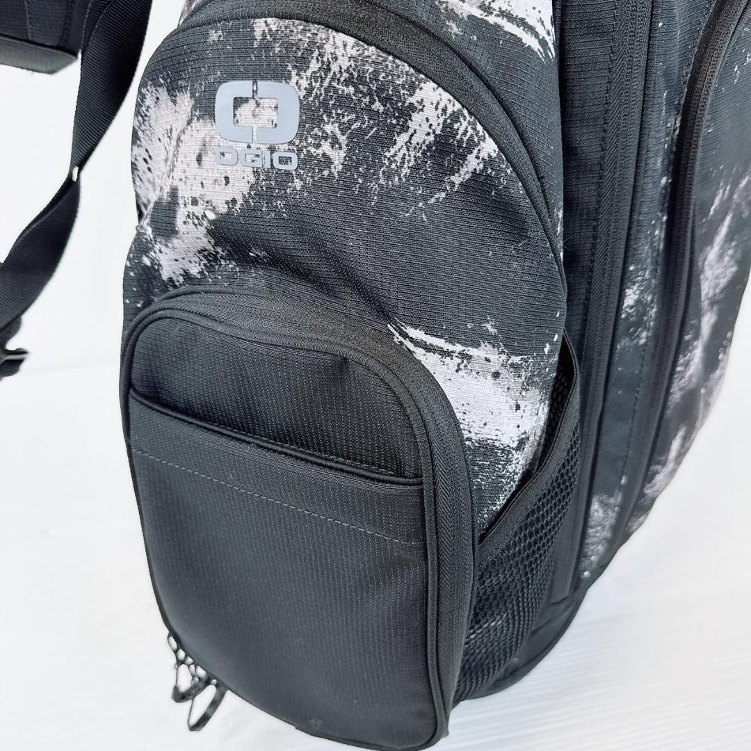 未使用　OGIO（オジオ）キャディバッグ　Woode Hybrid8　スタンド式