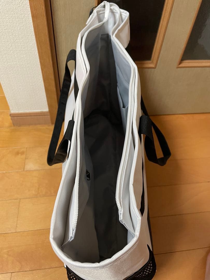 と*ん様 DESCENTE ゴルフ　バッグ　新品　未使用