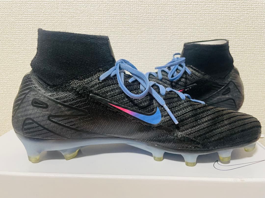 ナイキスパイクサッカーシューズ 紐付き 期間限定出品