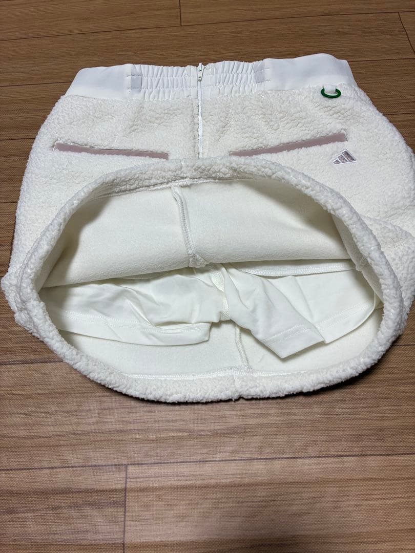 【新品 S トレンド】adidas ダンボールニット パーカー　ボアスカート