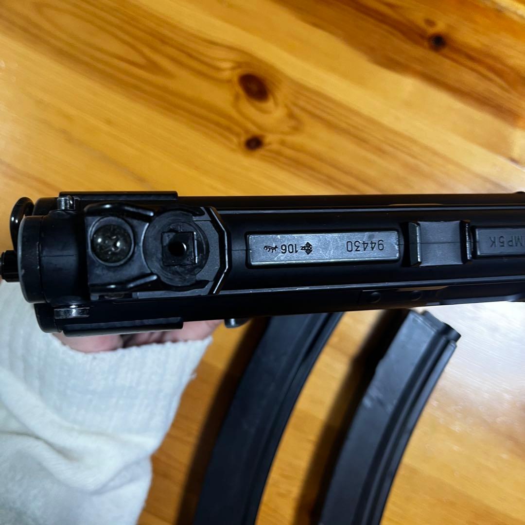 MP5K 電動ガン ブラック マガジン2本付き