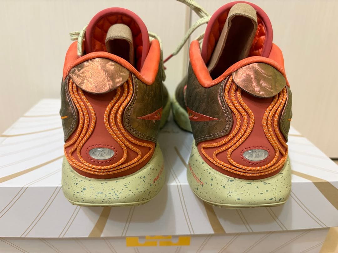 シューズ(男性用) NIKE LEBRON 21 27.5cm
