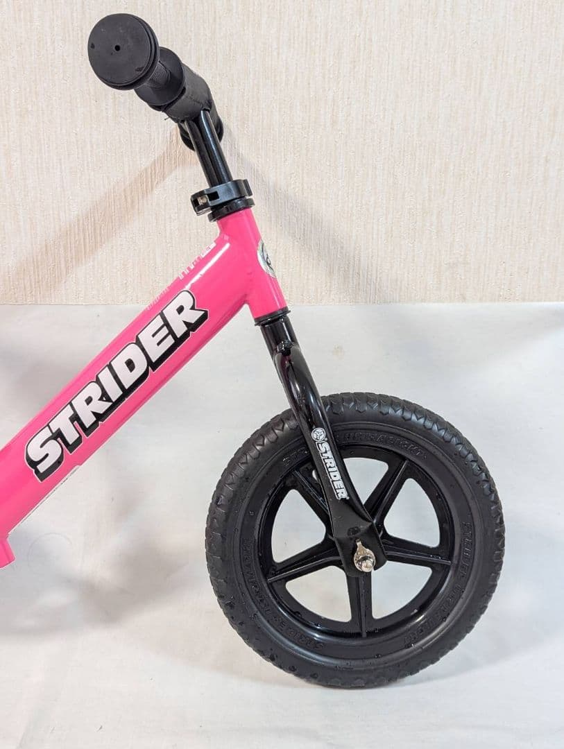 美品 ストライダー スポーツタイプ 12インチ ピンク キックバイク