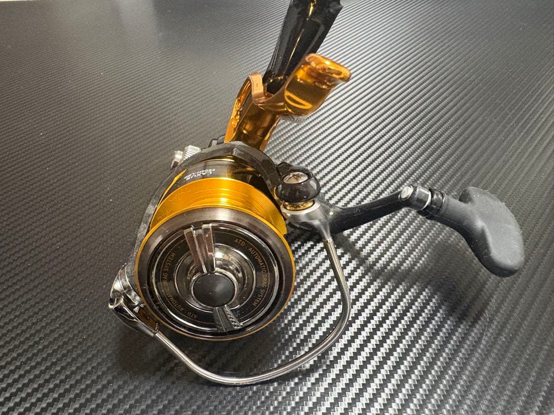 【DAIWA】LAXUS 2500H-LBD スピニングリール（レバーブレーキ）