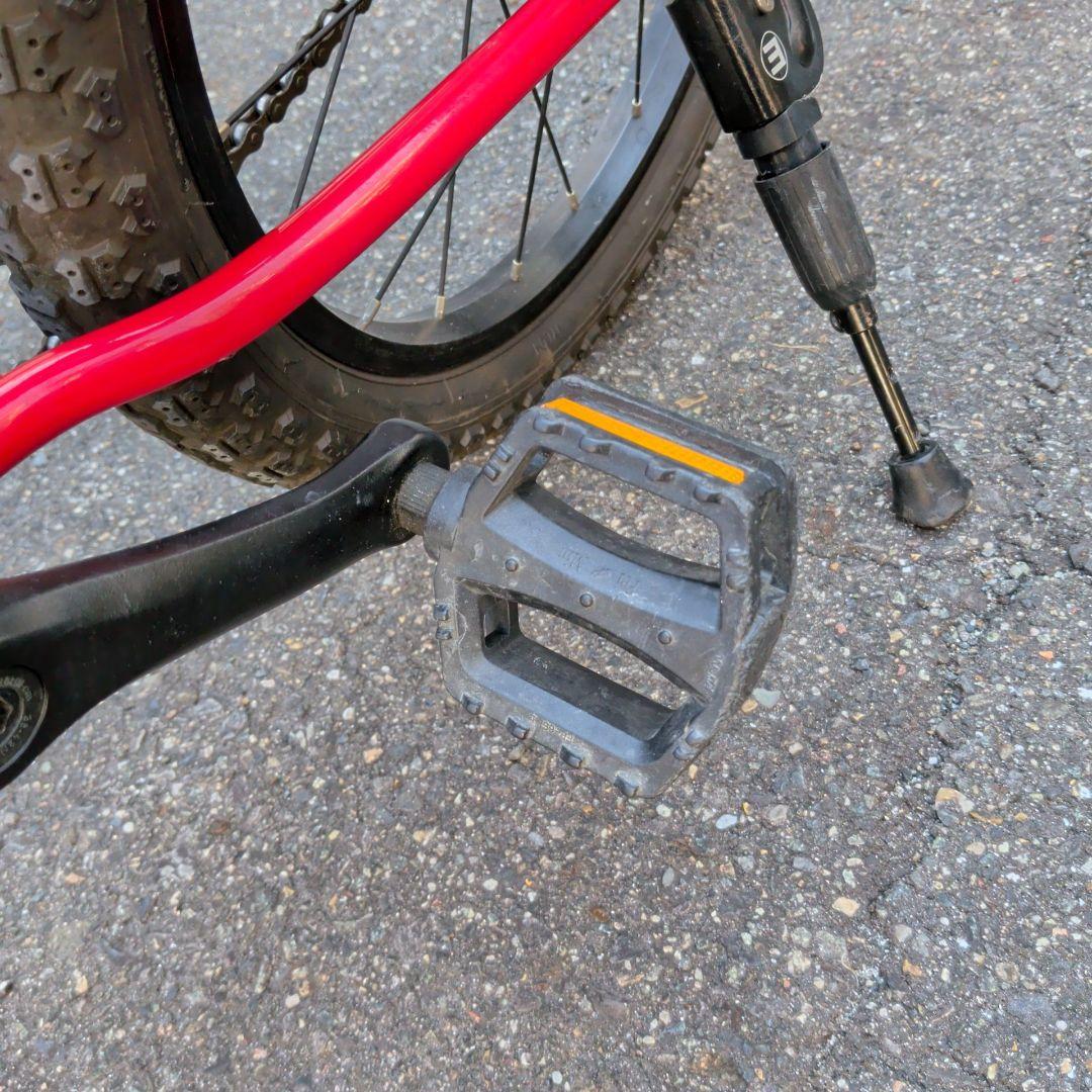 ヨツバサイクル　18インチ ヒーローレッド　カゴ付き　引き取り