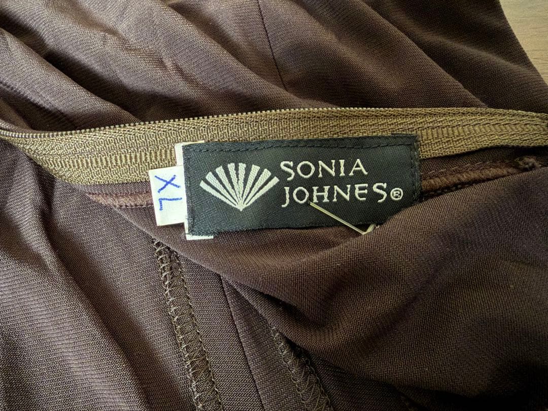 SONIA JOHNES フラメンコファルダ