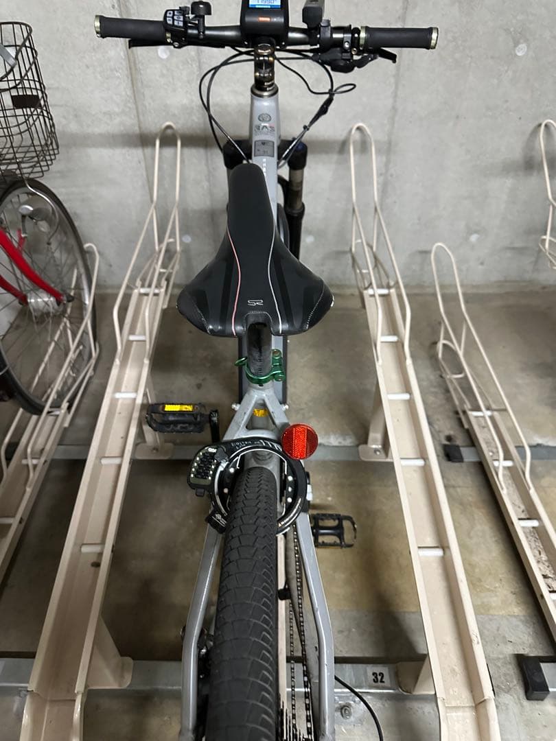 電動アシスト自転車 スポーツタイプ　ベネリ