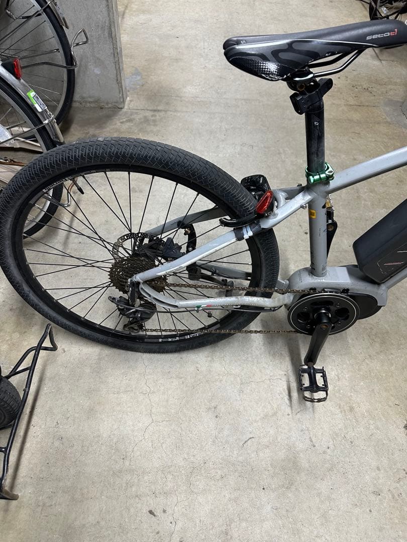 電動アシスト自転車 スポーツタイプ　ベネリ