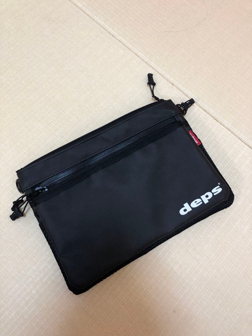 美品 希少 デプス deps サコッシュ