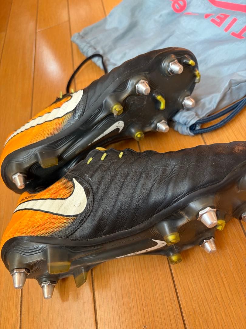Nike ティエンポレジェンド7 25.5cm
