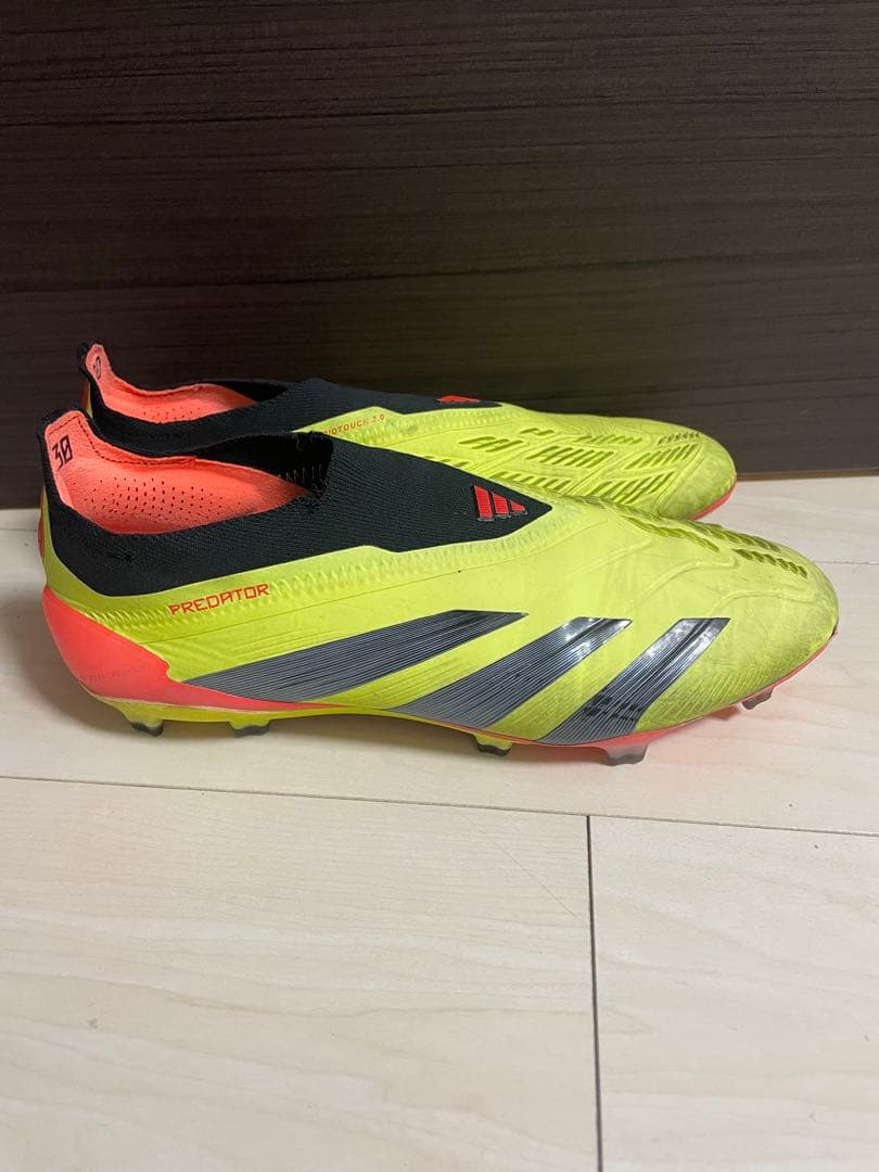 adidas Predator サッカーシューズ