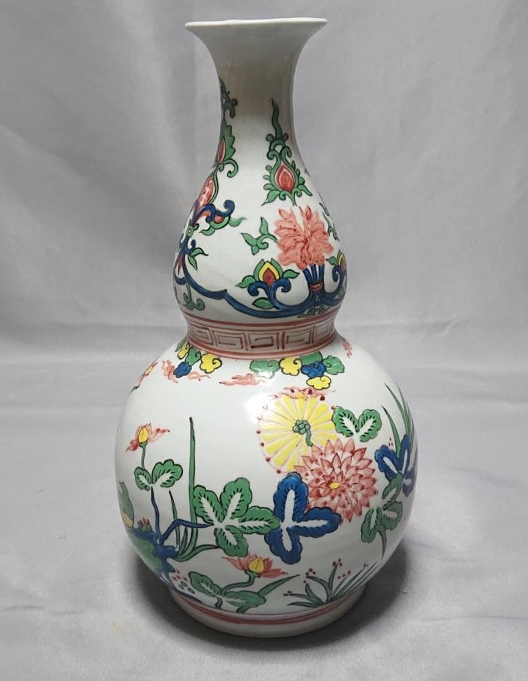 コレクター収集品　明　万歴年間　（1573～1619年）五彩色絵花鳥文瓶