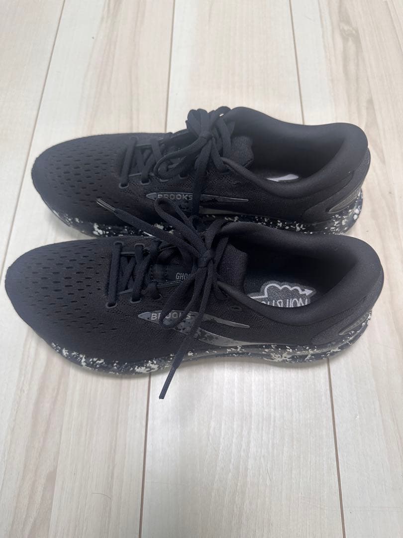 【超美品】BROOKS ゴースト16 ブルックス ブラックカモ