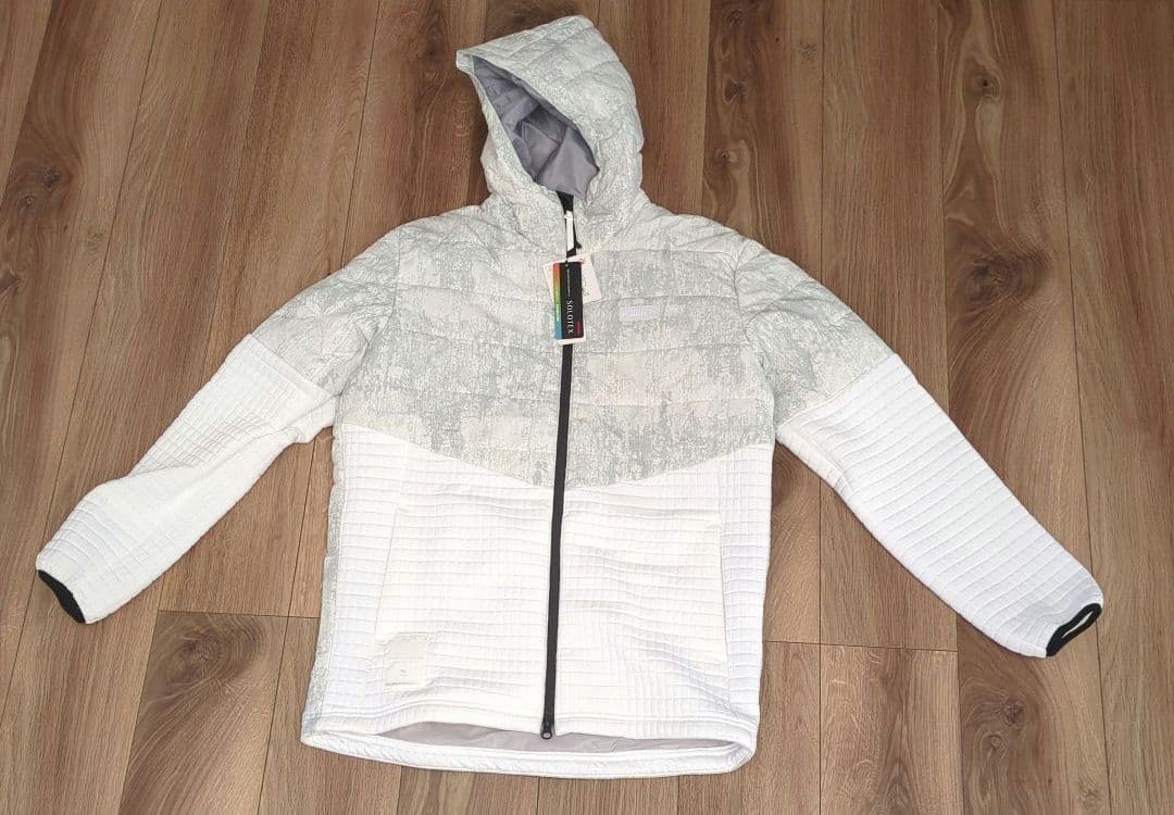 PUMAゴルフウエアブルゾン(新品　未使用)
