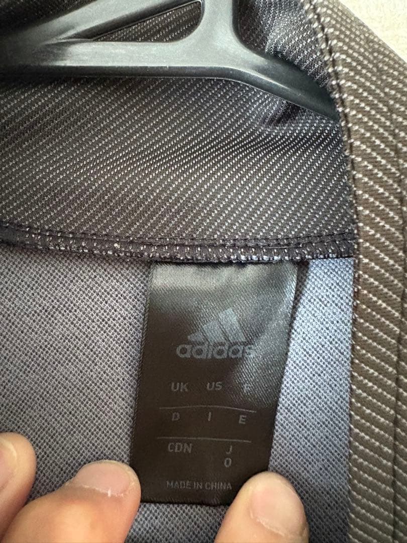 adidas デニム風ジャージ　セットアップ