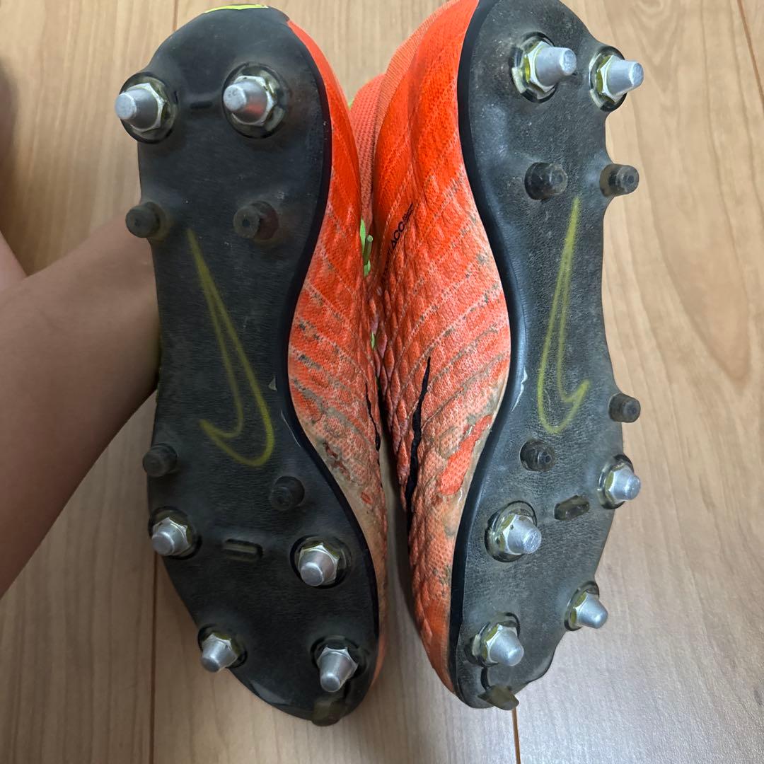 ナイキサッカースパイク ハイパーヴェノム