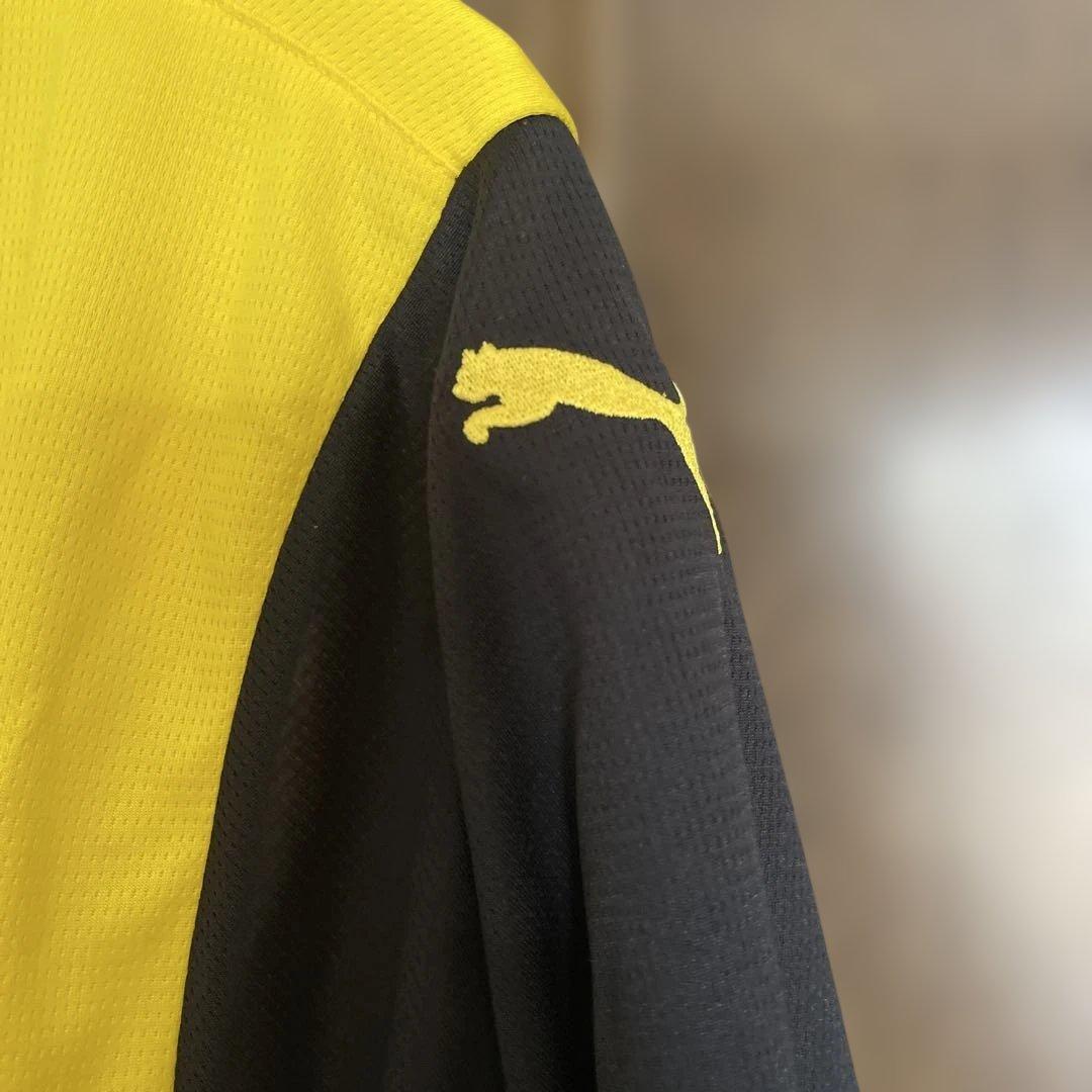 新品タグ付きPuma Borussia Dortmund サッカーユニフォーム