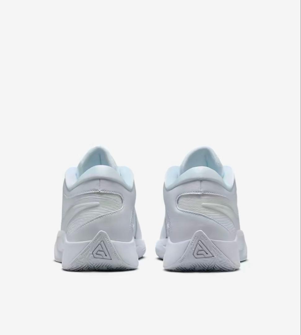 Nike フリーク6 FREAK バスケットボールシューズ バッシュ 白 ヤニス