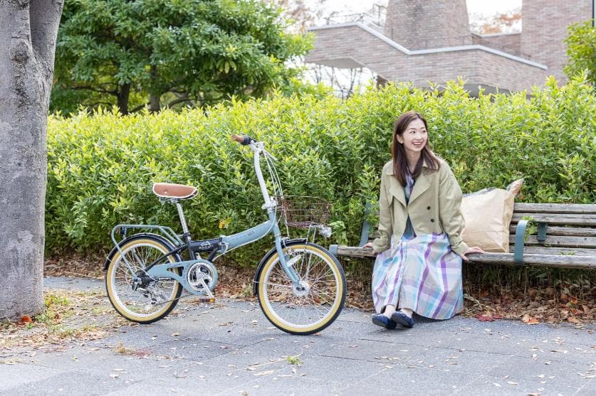新品/送料無料　折り畳み自転車 20インチ シマノ製6段変速  ブラックホワイト
