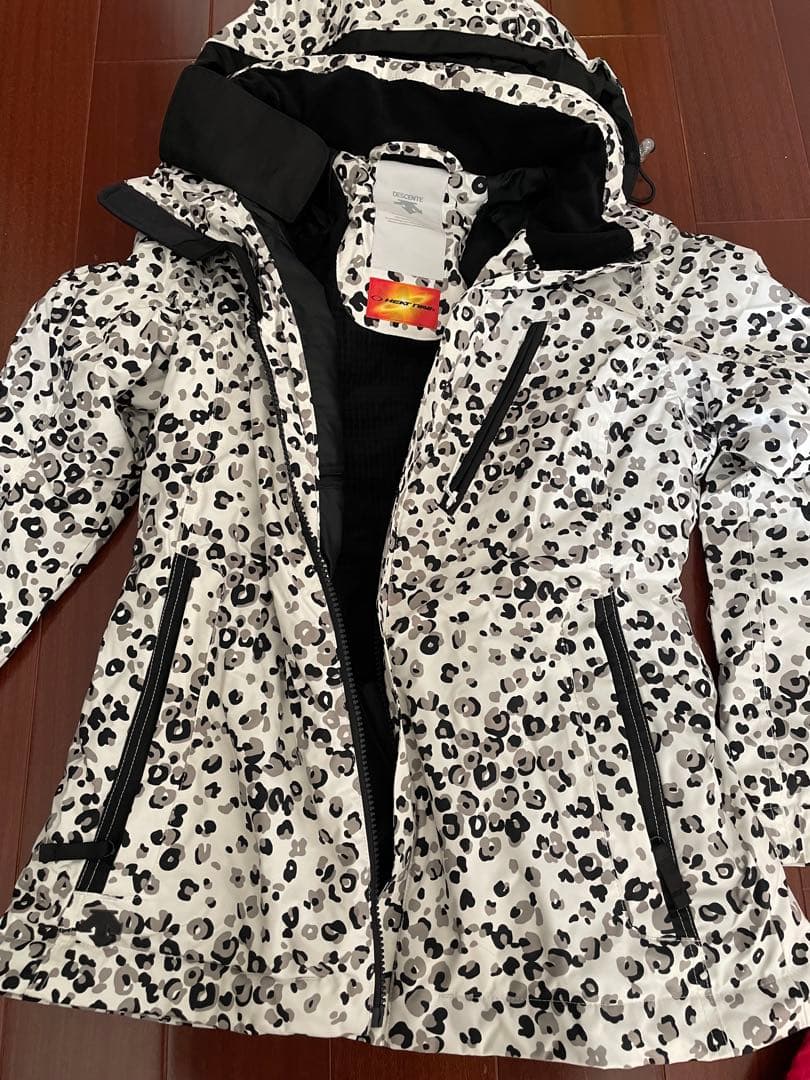DESCENTE スキーウェアセット美品　お子様でも