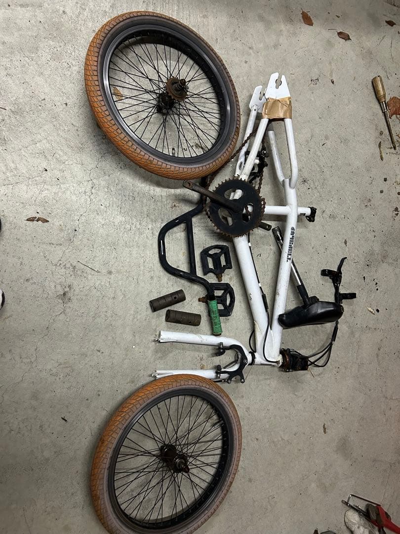BMXバイク ホワイト 20インチ.送料込み