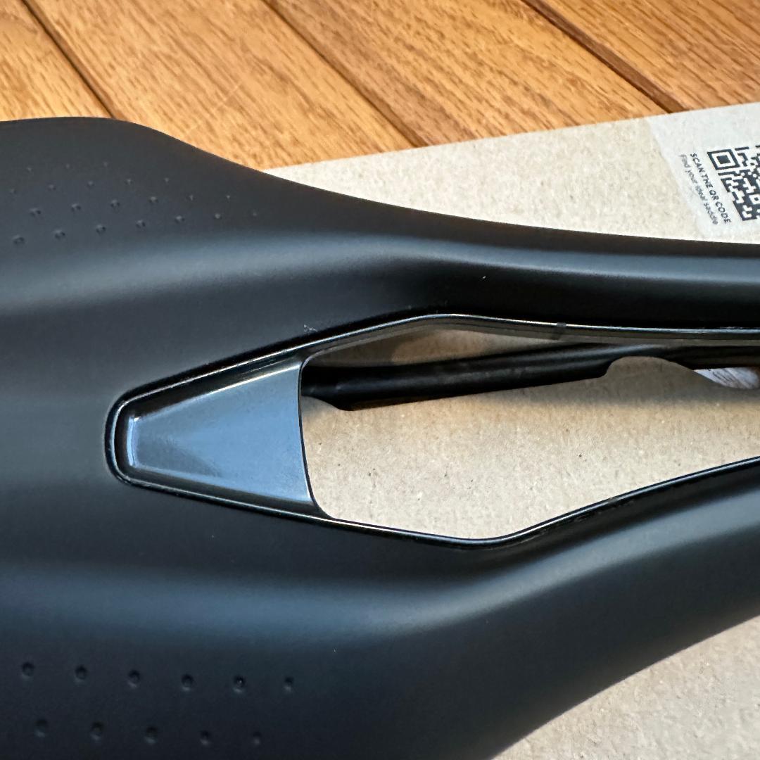 Fi'zi:k フィジーク TEMPO ARGO R3 サドル 150mm
