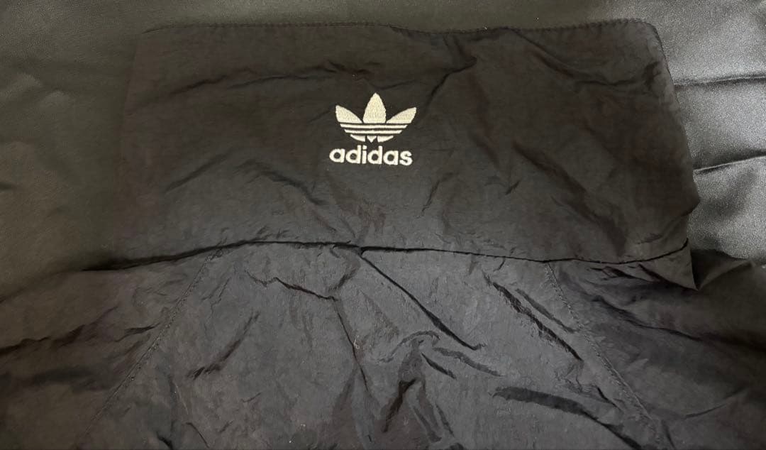 adidas originalsアディダスオリジナルスデカロゴセットアップ黒/白