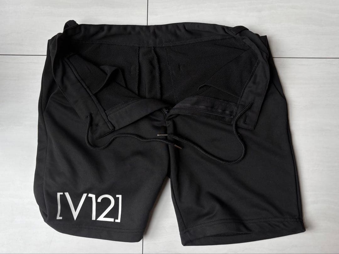 [V12] ブラックショートパンツ