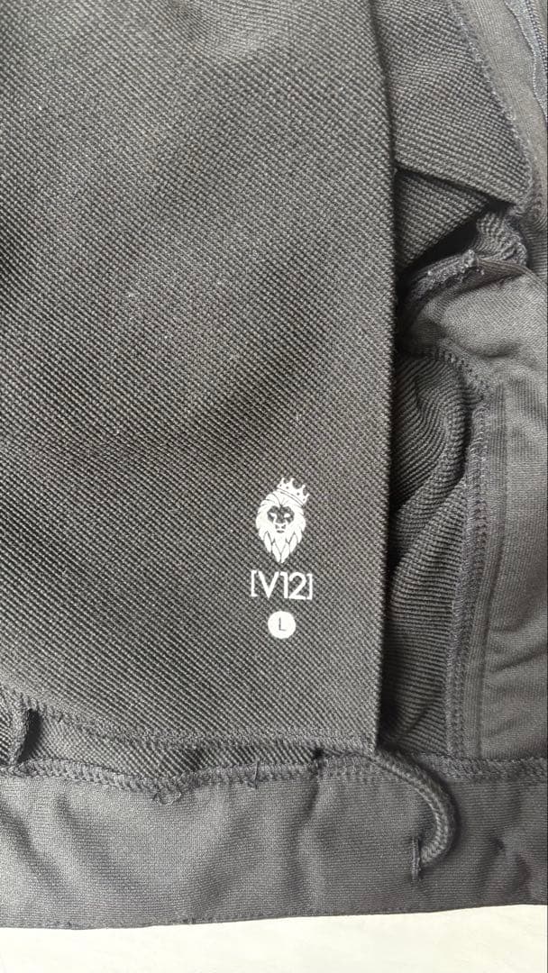[V12] ブラックショートパンツ