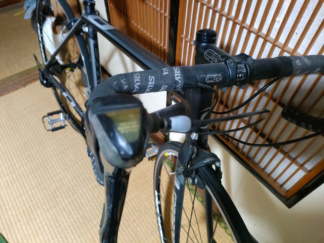 Cannondale アルミロードバイク ブラック