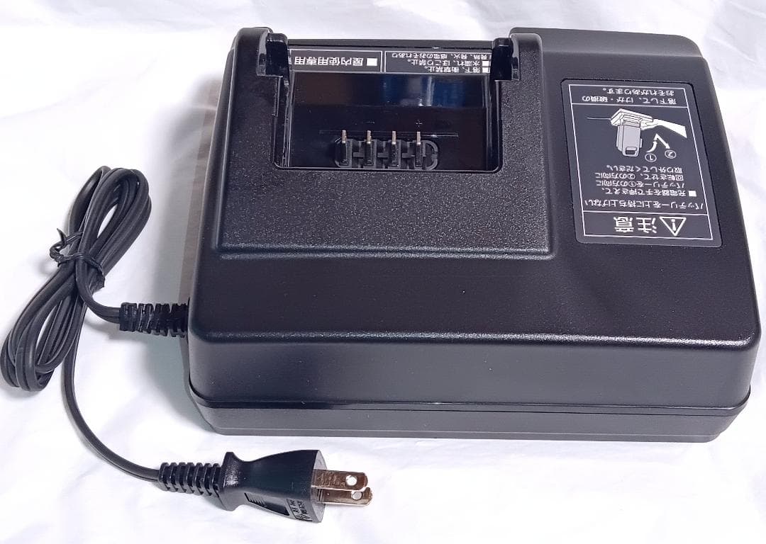●●PANASONIC バッテリー充電器（NKJ073Z)中古動作品●●