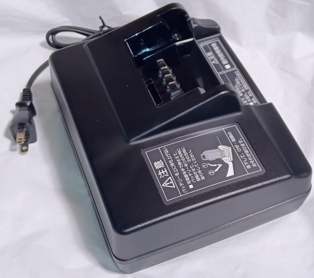 ●●PANASONIC バッテリー充電器（NKJ073Z)中古動作品●●