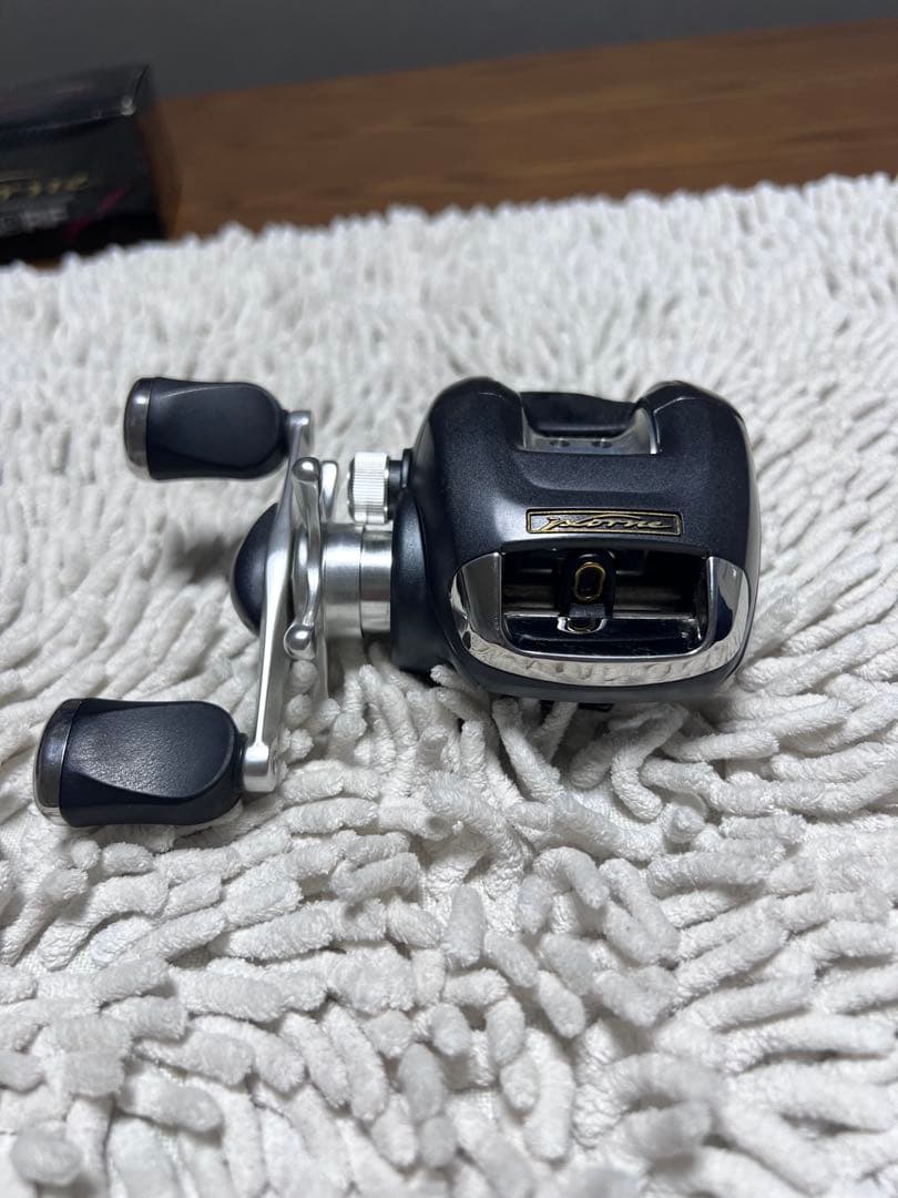 【美品】イクシオーネ　F300RFとキャスプロメタルライト
