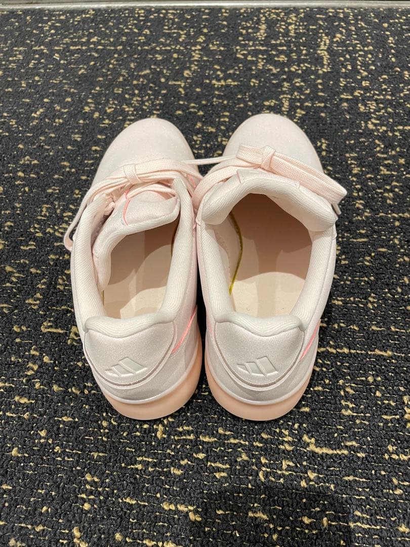 adidas ゴルフシューズ スパイクレス 女性用 ピンク