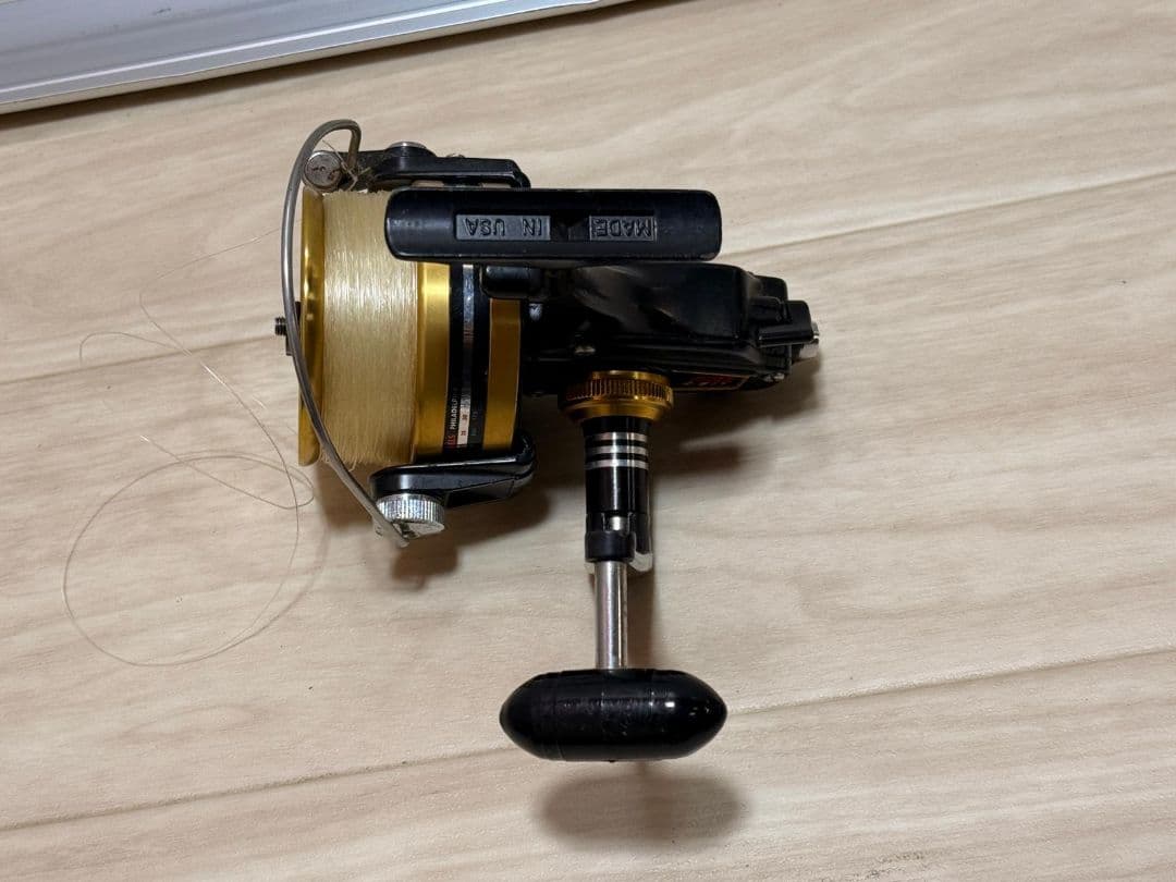 HIGH SPEED PENN 850SS スピニングリール 黒と金