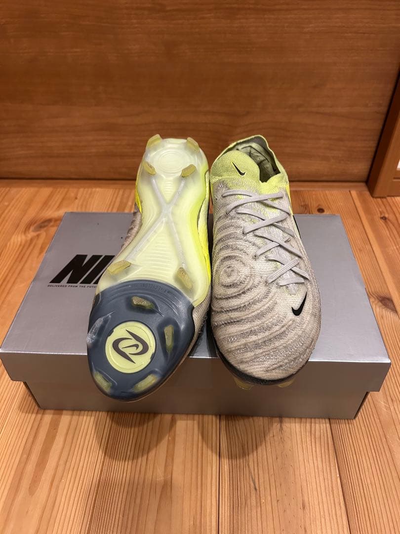 Nike サッカーシューズ　ファントムGX2