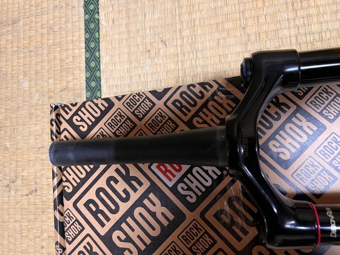 【最終】RockShox YARI 15*110mm 180mm 27.5インチ