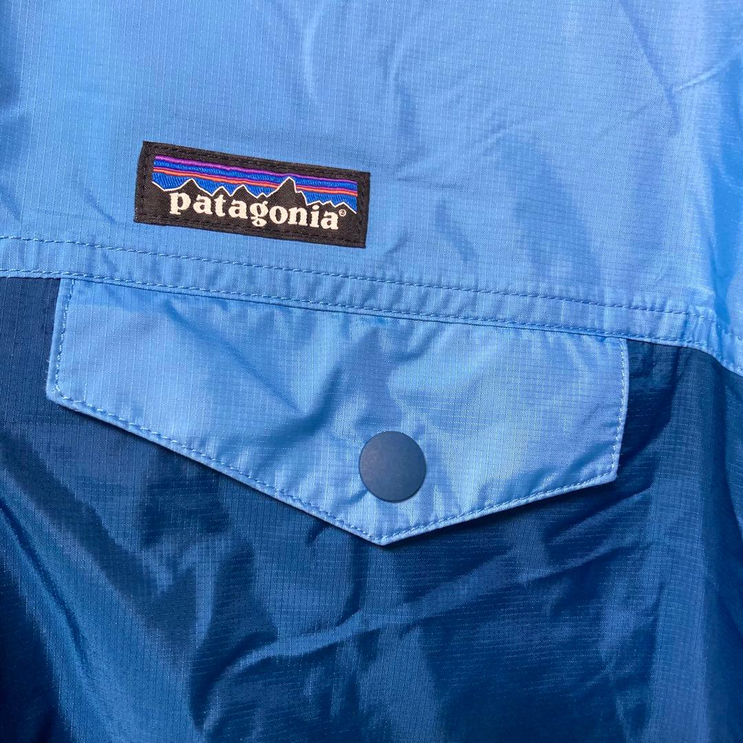 patagonia フード付きレディースレインウェア 青