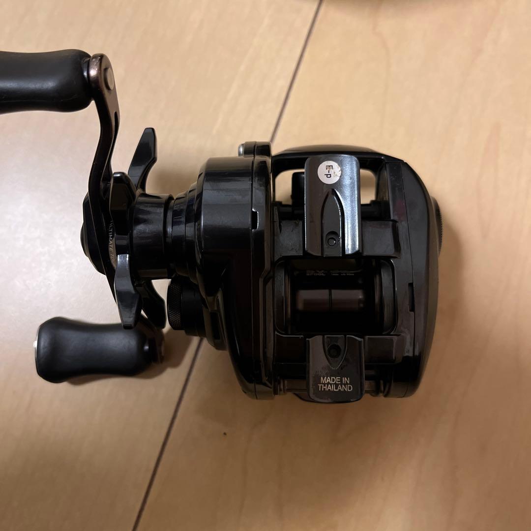 Daiwa 20 タトゥーラ SVTW 103SH 右ハンドル ギア比 7.1