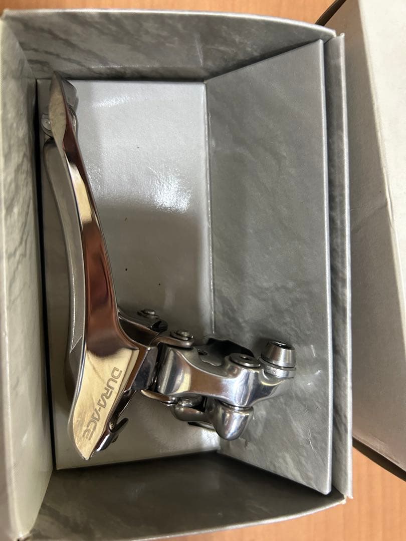新品箱入りシマノ DURA-ACE フロントメカ　FD-7700バンド式