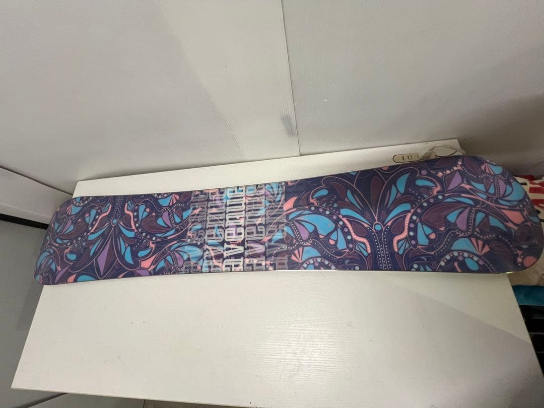 BURTON アベニュー AVENUE 147cm スノーボード 板・カバー