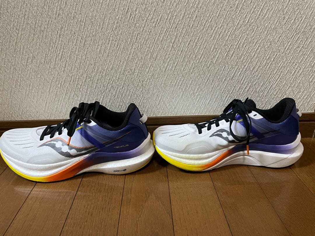 サッカニー　テンパス　ランニングシューズ