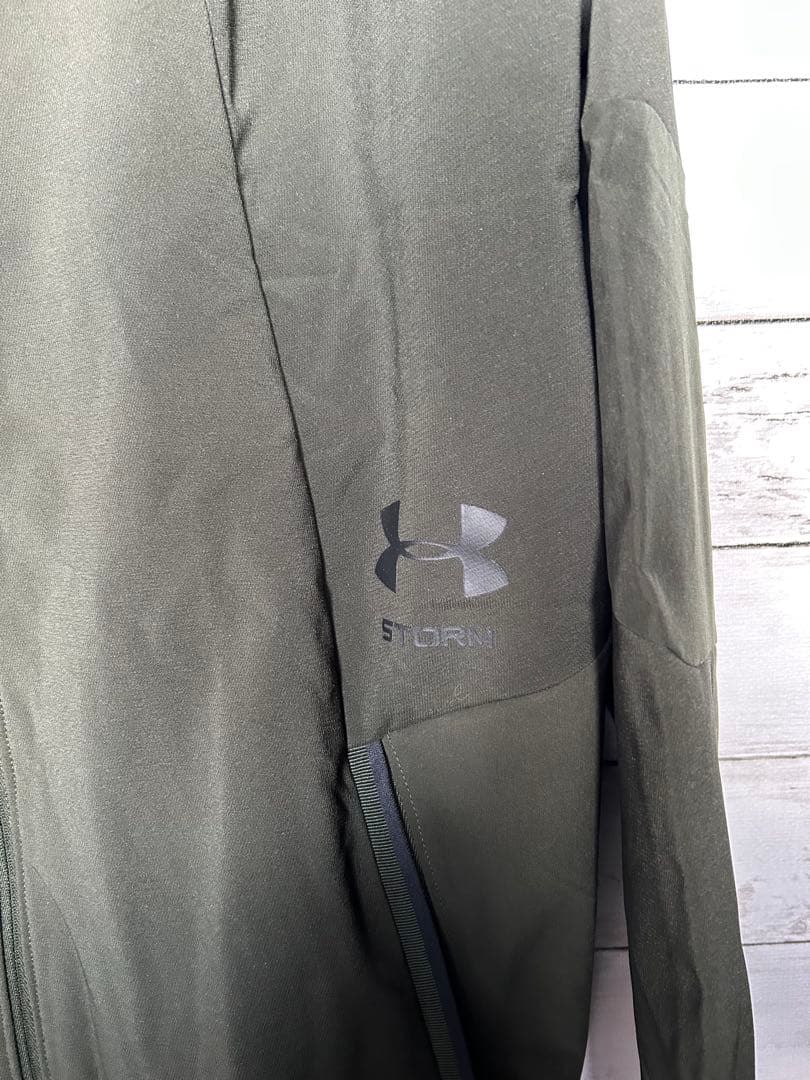 UNDER ARMOUR ストームサイクロン ゴールドギア