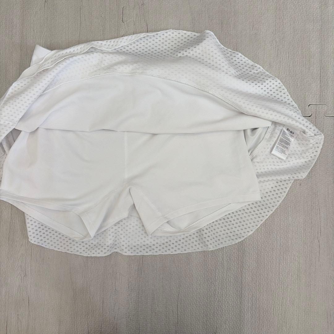 lila テニススカート ホワイト フリル付きUSサイズのM
